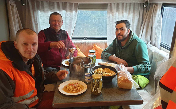 alpinQ realizacje - wieża radarowa lotnisko Katowice - prace na wysokościach - ekipa